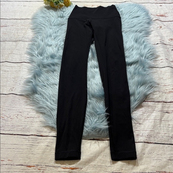 Lululemon Black Wunder Under High Waist Leggings sz 2 - Picture 1 of 8